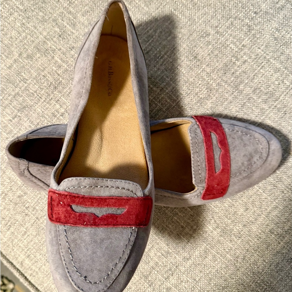 G.H. Bass & Co. Women's Gray and Red Loafers
